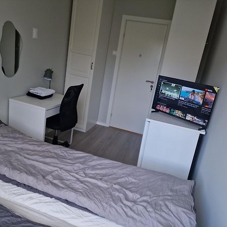 Privat Room In Shared 3 Rooms Apartment Manglerud Oslo Exterior foto